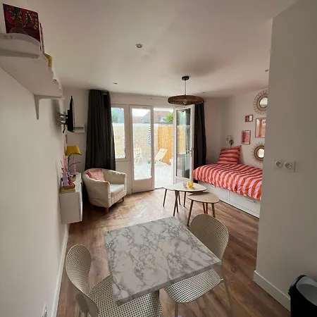 - Riva Bella Apartment *